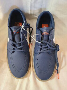 MEN'S NIKE SHOES SIZE 8